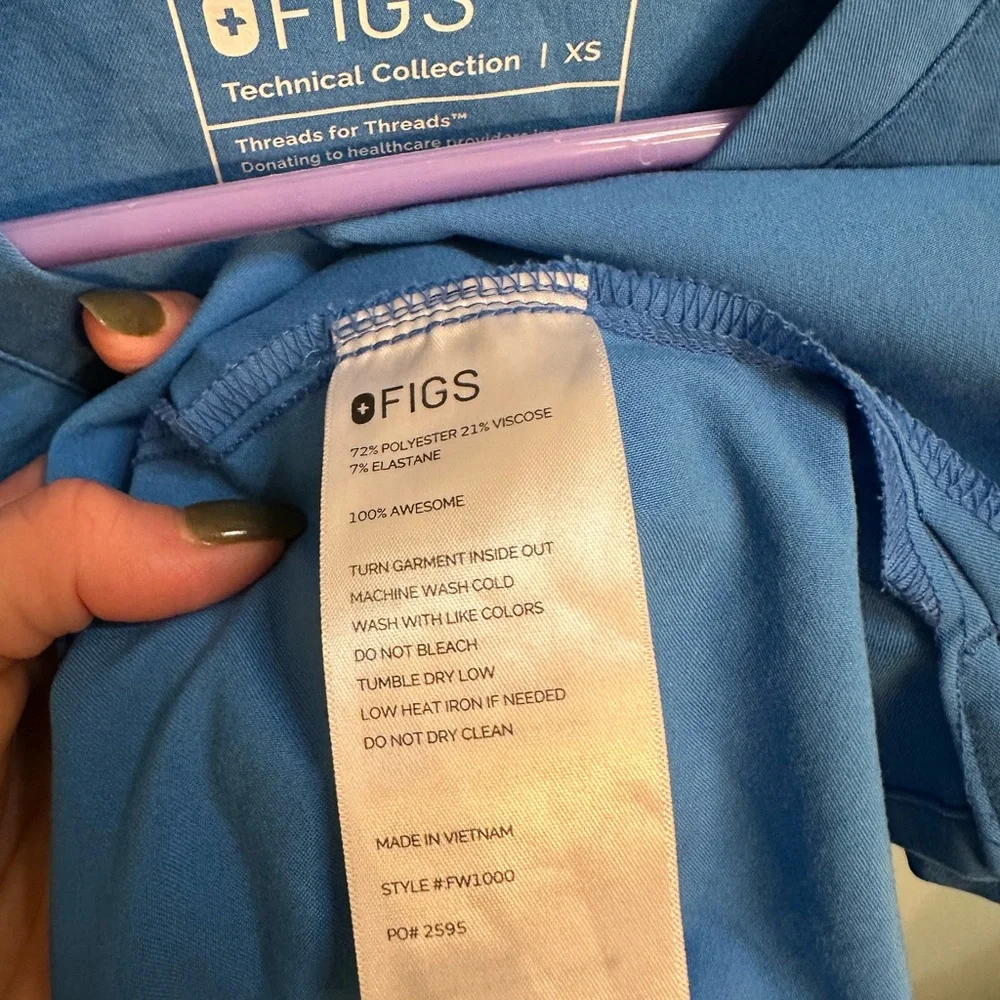 Figs scrub top - Picture 2 of 2